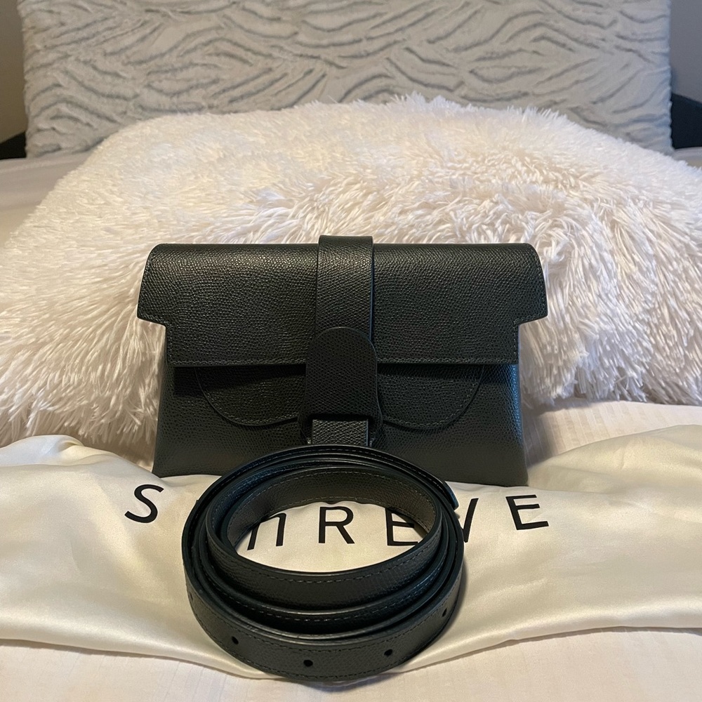Like New Senreve Aria Belt Bag in the color Forest (dark green).
